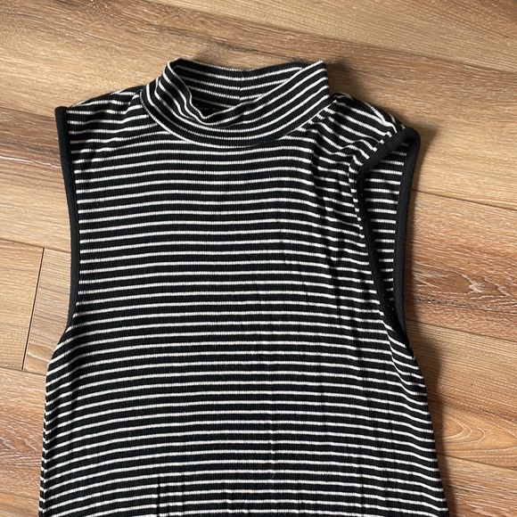 gap sleeveless midi dress - Picture 2 of 3